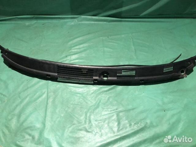 Жабо Mitsubishi Carisma