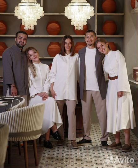 Официант ресторана