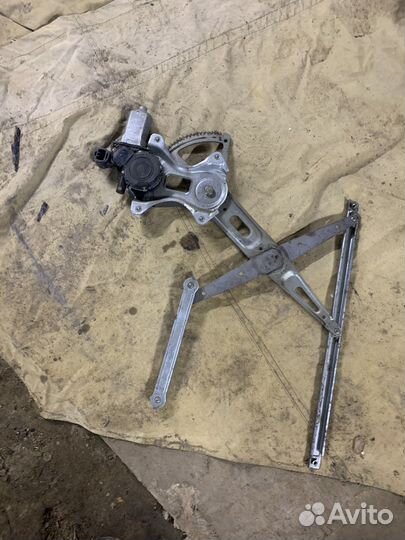 Стеклоподъемник Toyota Succed