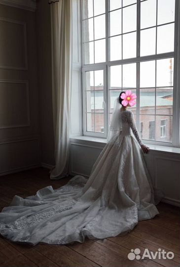 Свадебное платье