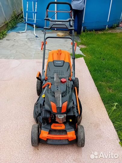 Газонокосилка бензиновая самоходная бу