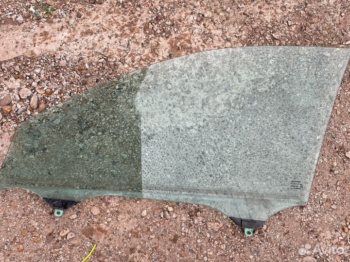 Стекло переднее правое камри 40