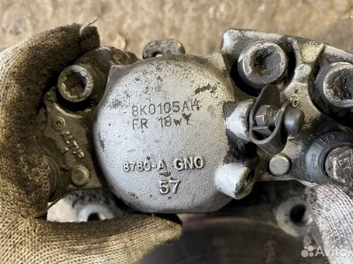 Суппорта передние Audi A4 B8