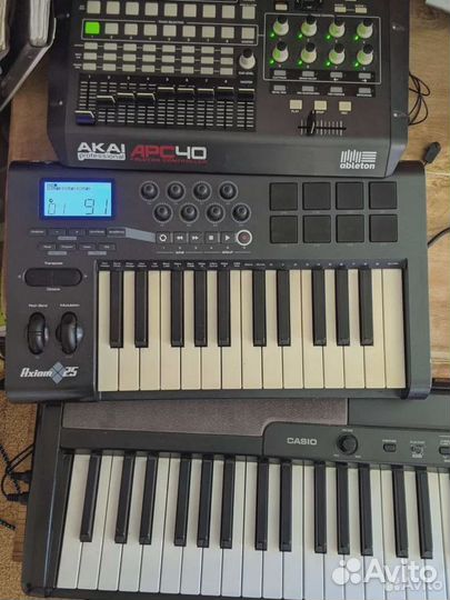 Миди контроллер клавиатура axiom 25