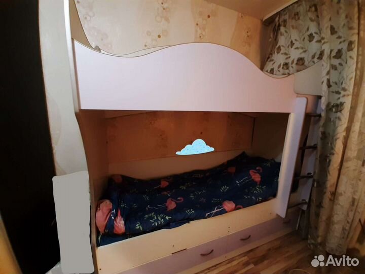 Двухъярусная кровать б/у