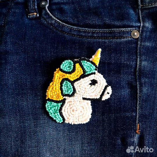Брошь из бисера «Единорог»