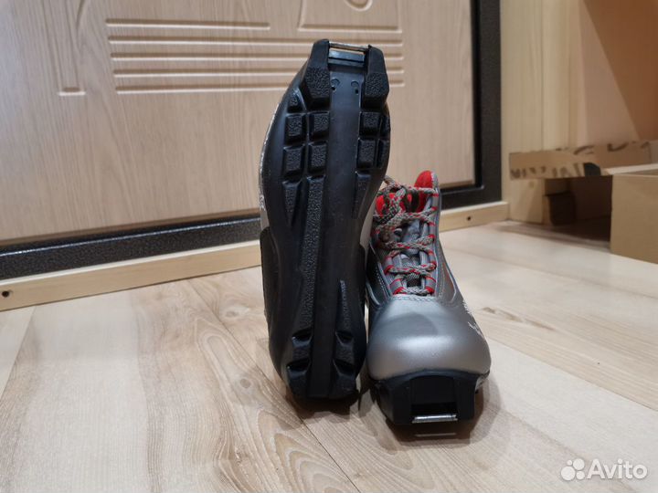 Лыжные ботинки 35 размер