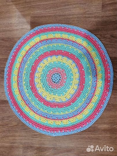 Коврик вязаный