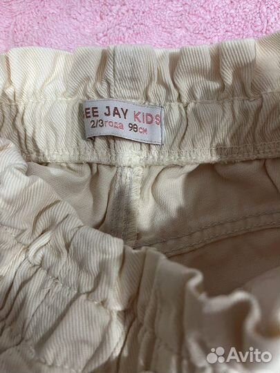 Джинсы для девочки98р