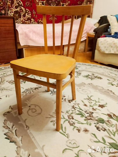 Стул деревянный