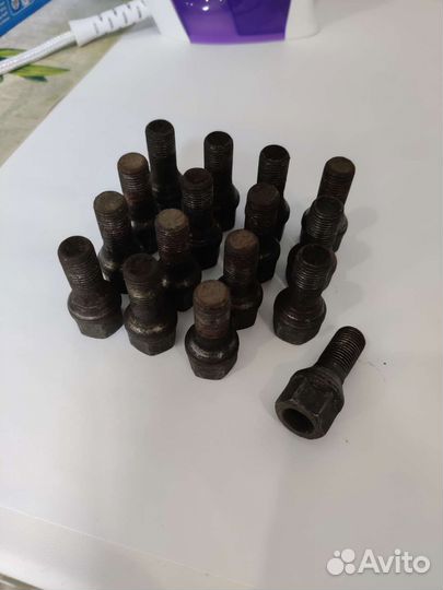 Оригинальные болты ваз для штампов