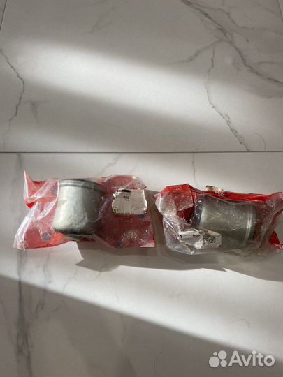 Сайлентблоки Opel Astra J Zafira C новые (за 2)