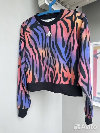 Новый укороченный свитшот adidas