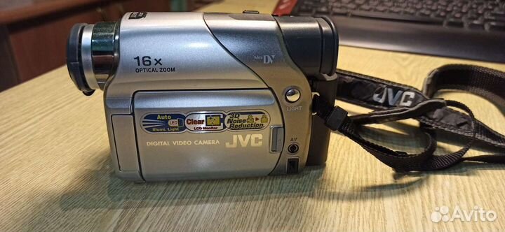 Цифровая видеокамера JVC mini DV