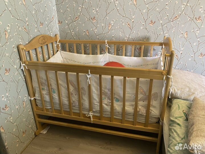 Детская кроватка