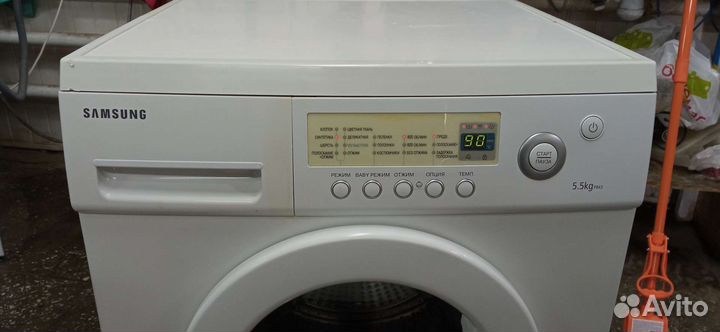 Стиральная машина Самсунг большой, загрузка 5,5 кг