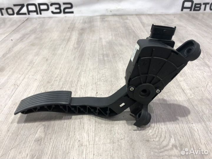 Педаль газа Kia Rio 3 G4FA 2014