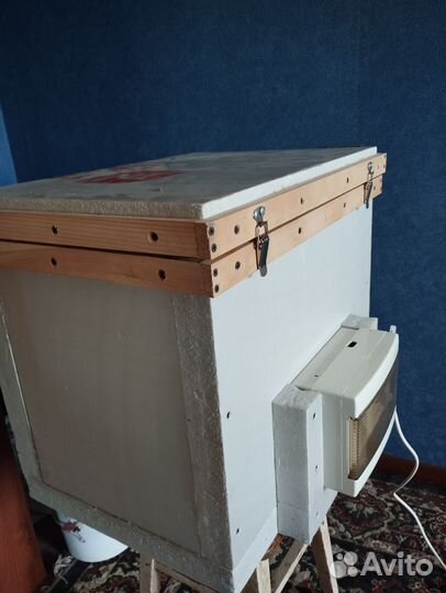 Инкубатор для вывода маток.Рамонос.Изолятор