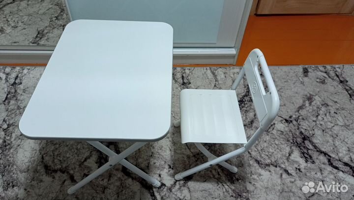 Детский стол и стул