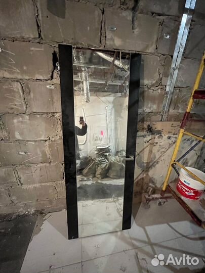 Дверь зеркальная