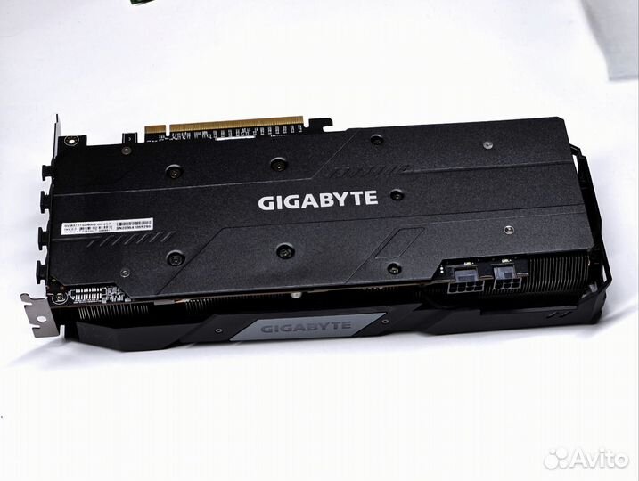 RX 5700 XT (RTX 3060) отличная видеокарта