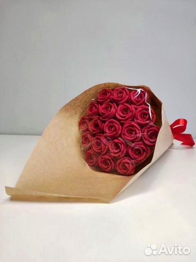 Красные Розы из Белого Шоколада - 19 шт в Букете
