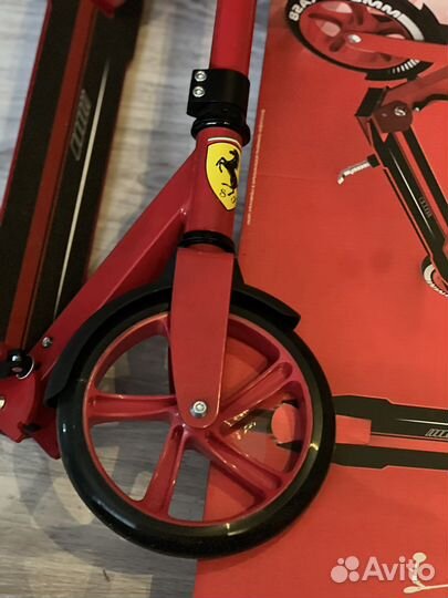 Самокат Ferrari