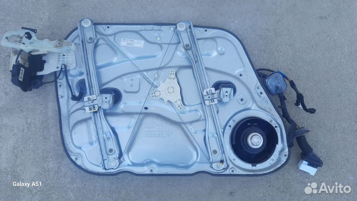 Стеклопадъёмник передний правый Хундай i30