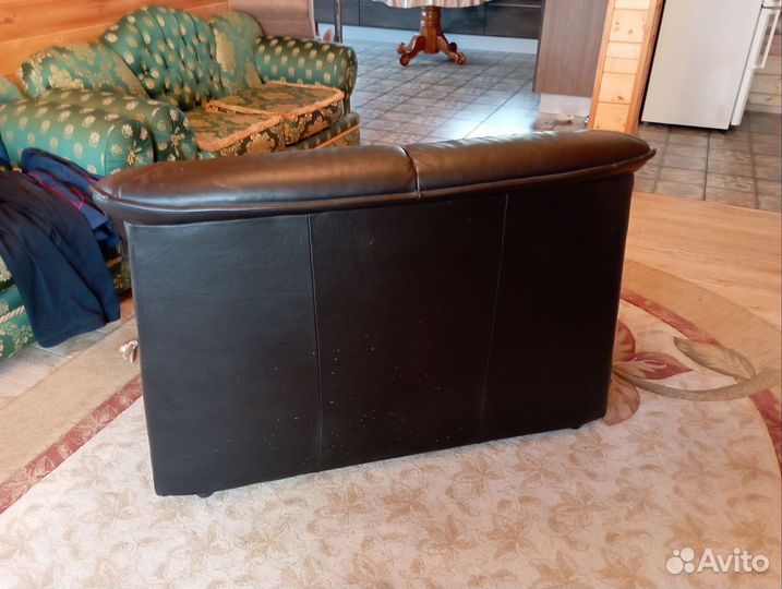 Кресло кожаное