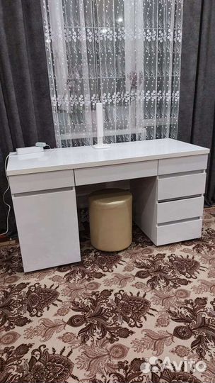 Письменный стол белый