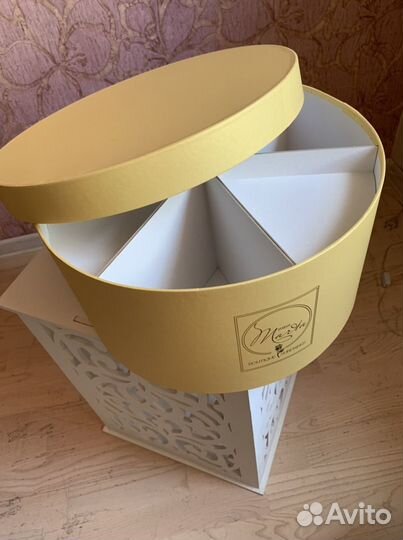 Картонные шляпные коробки