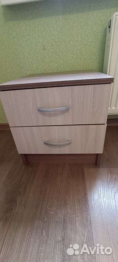 Тумбочка прикроватная