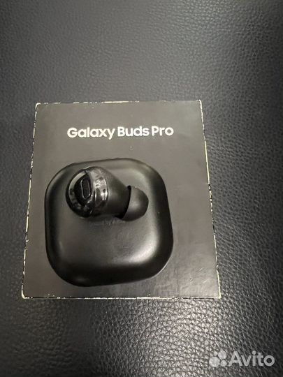 Samsung galaxy buds pro кейс и левый наушник