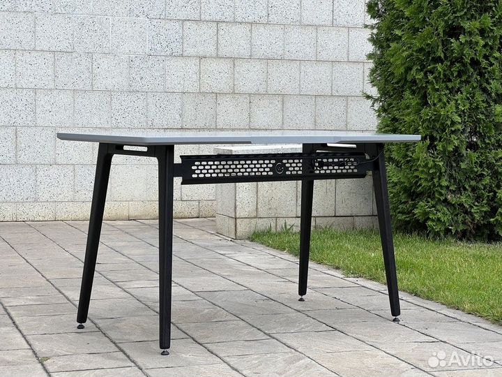 Стол компьютерный новый