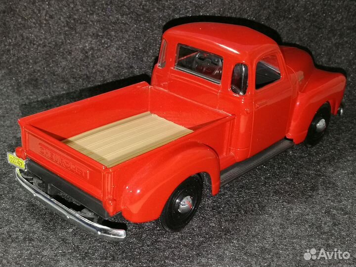 Модель 1:25 Maisto Chevrolet 3100 Pickup