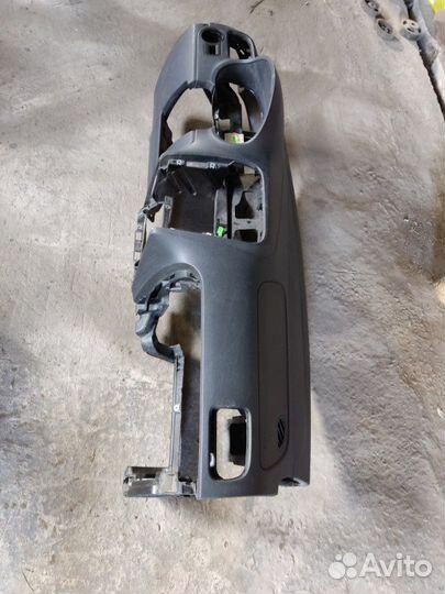 Торпедо Volkswagen Polo седан cfna 2012