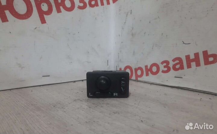 Блок управления зеркалами Nissan Presage U30