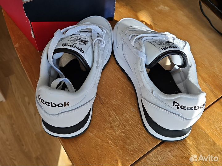 Кроссовки Reebok classic leather 40(us7,5) размер