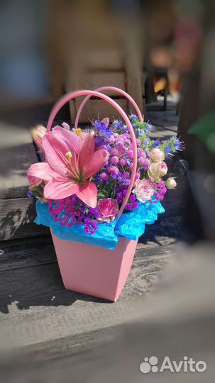 Букеты из сезонных цветов