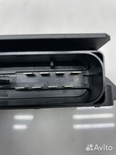 Блок управления стояночным тормозом VW Passat CC