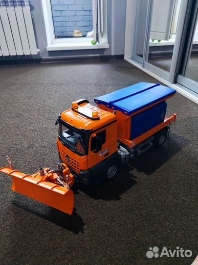 Снегоуборщик Bruder
