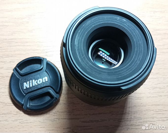 Объектив Nikon AF-S DX Micro Nikkor 40mm f/2.8G