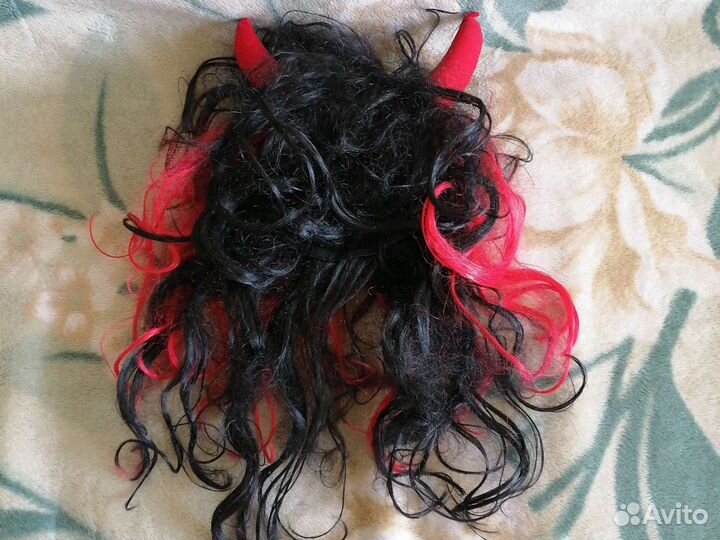 Праздничный парик
