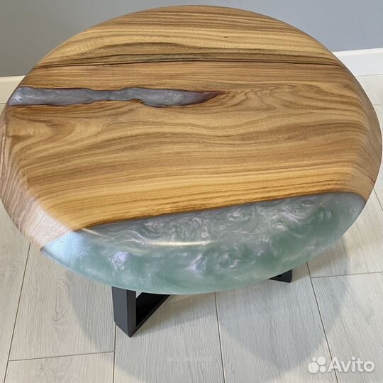 Стол из Эпоксидки и дерева от производителя