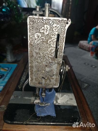 Швейная машина Зингер