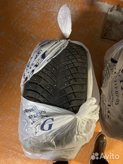 Michelin X-Ice North 4 245/45 R19 и 275/40 R19 107