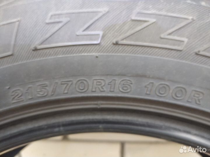 Bridgestone Blizzak DM-V1 215/70 R16