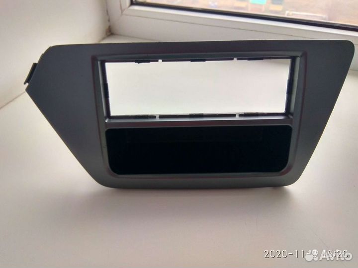 Рамка для автомагнитолы