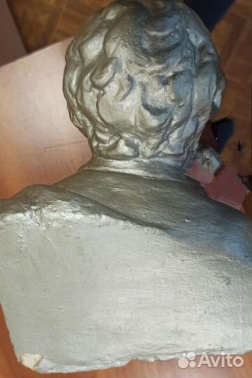 Бюст Пушкина