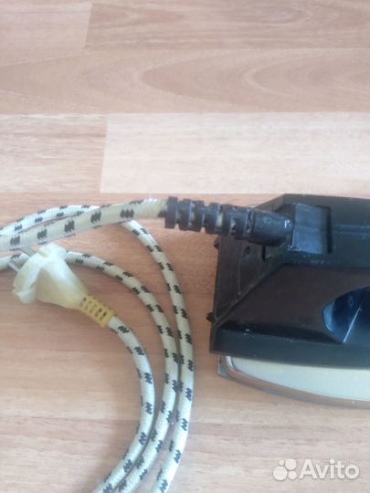 Утюг 90-х годов, под ремонт